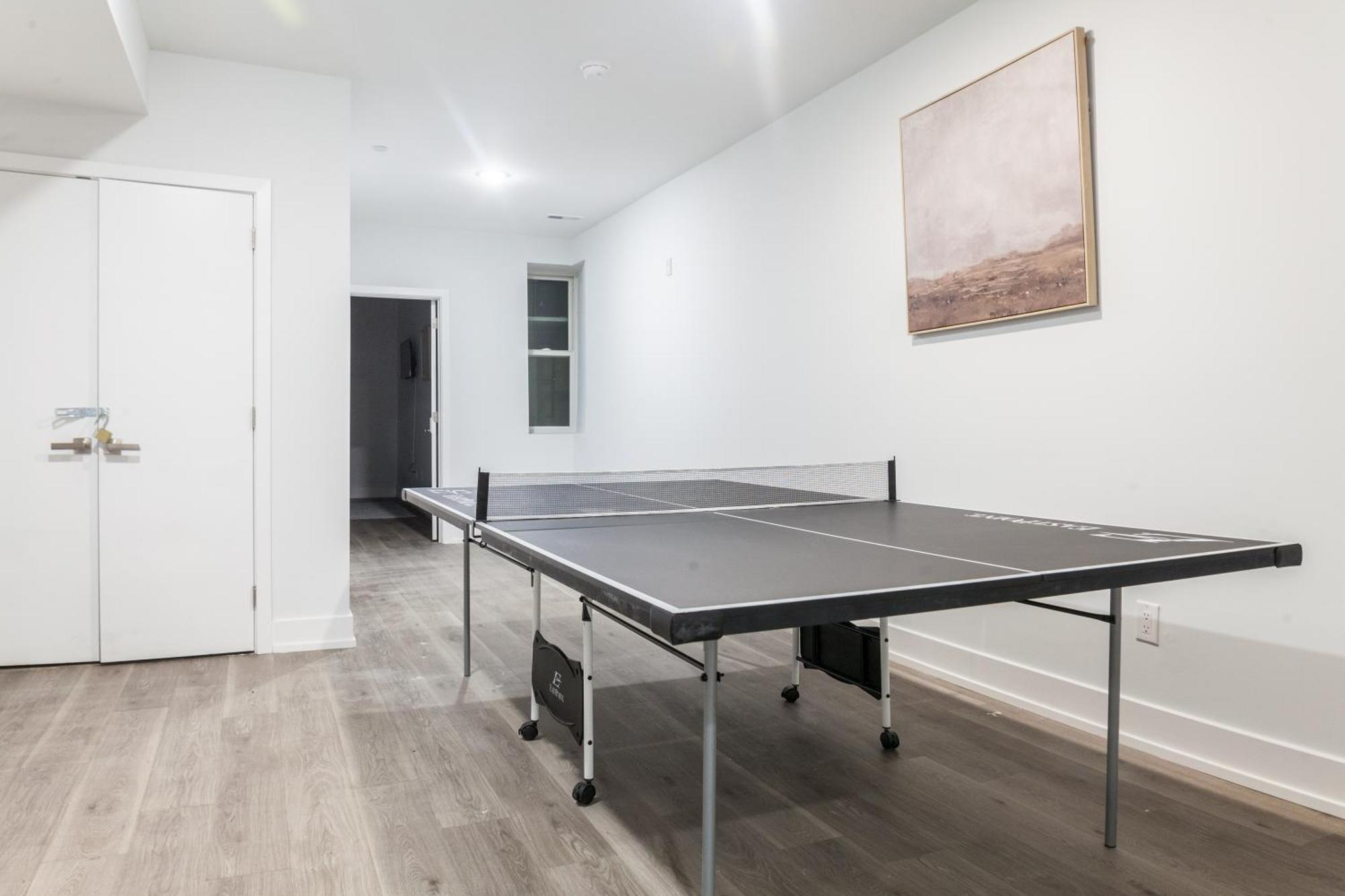 Apartment 4bd4bath-cribtemplepingpong-wdwifidesk *