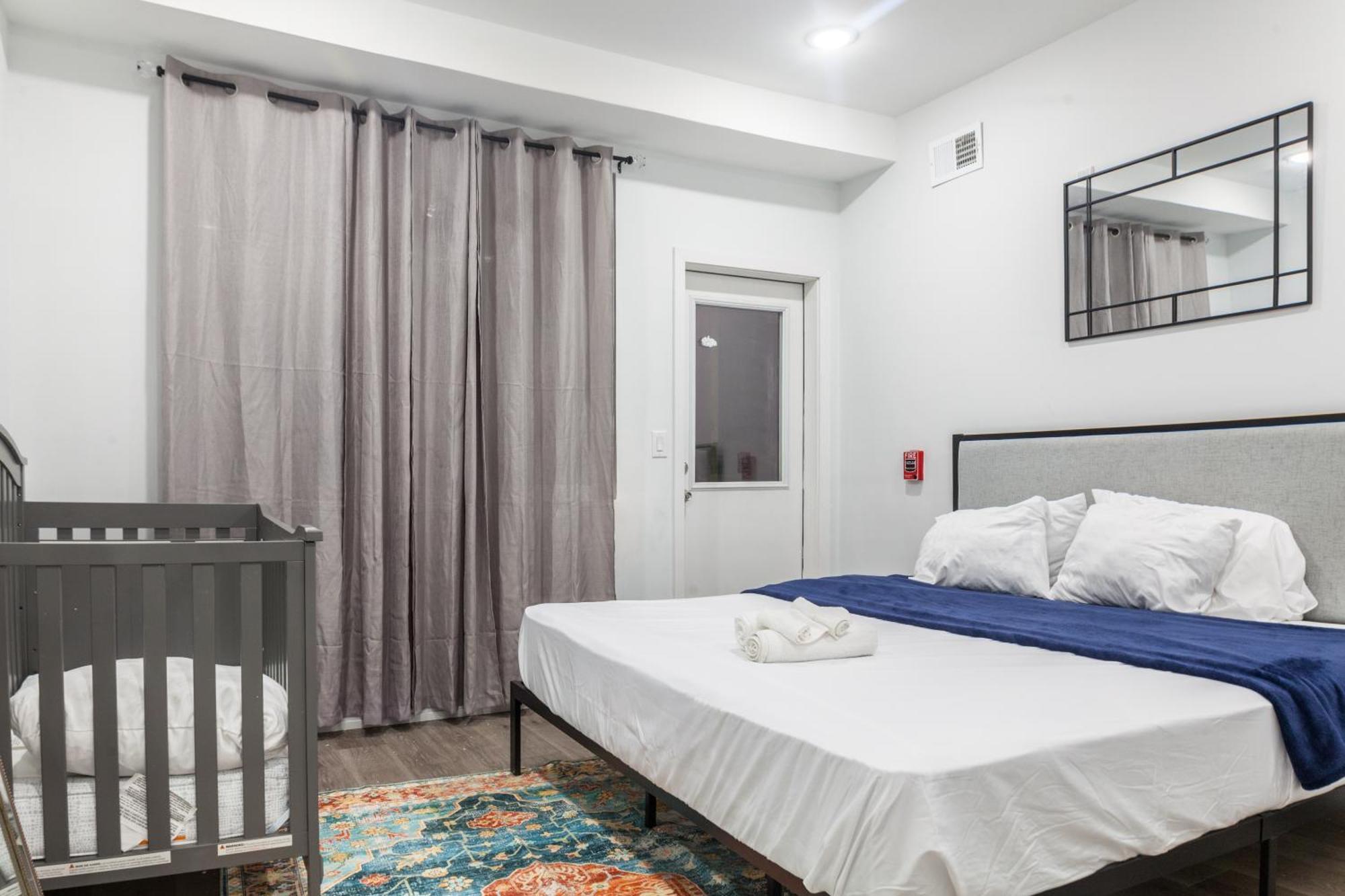 Apartment 4bd4bath-cribtemplepingpong-wdwifidesk Philadelphia